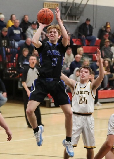 crookston-pirate-boys-basketball-vs-red-lake-county-eric-gieseke-2