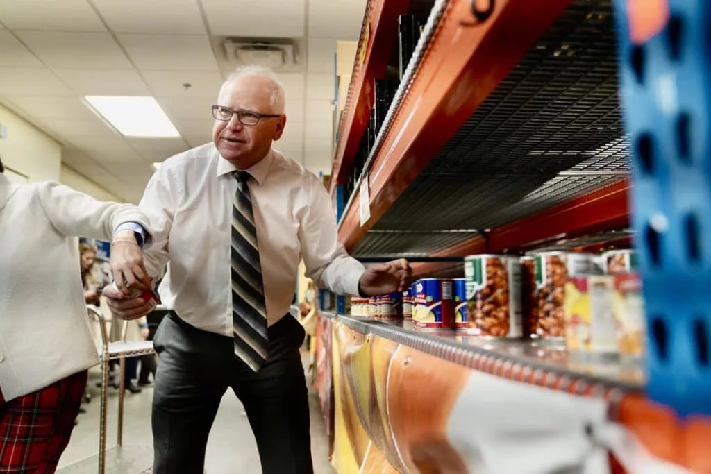 governor-walz-stocks-shelves-at-neighborhood-house-1024x683632410-1