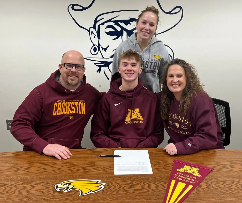 reggie-signing-2846934