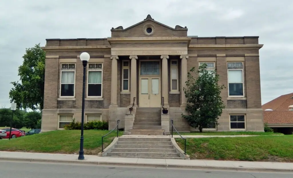 crookston-carnegie-library-2-1024x623381897-1