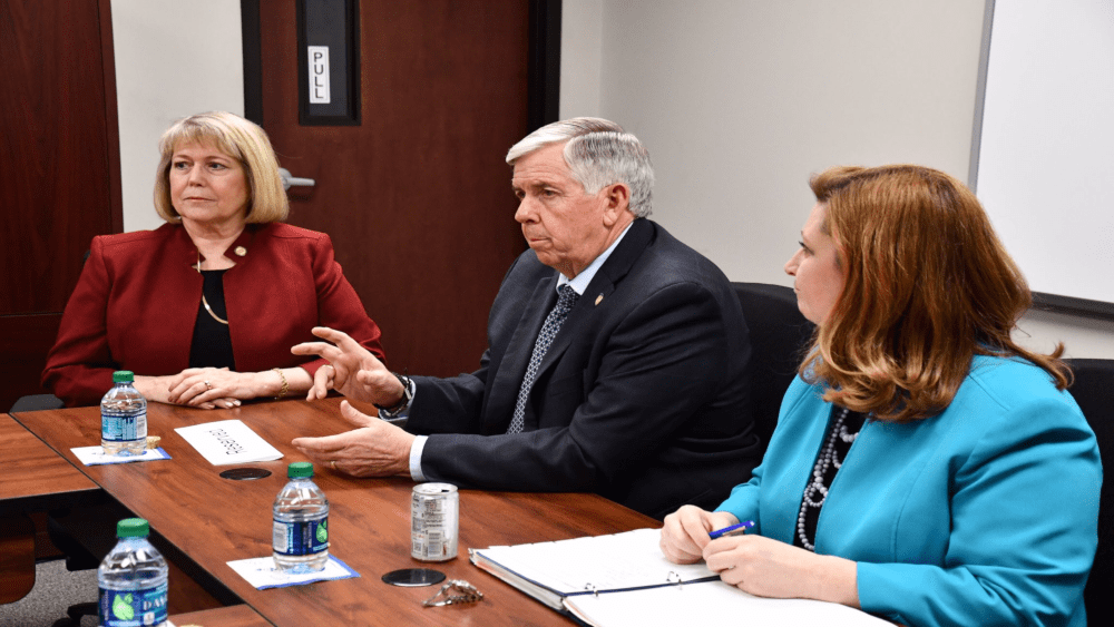 gov-parson-and-school-officials
