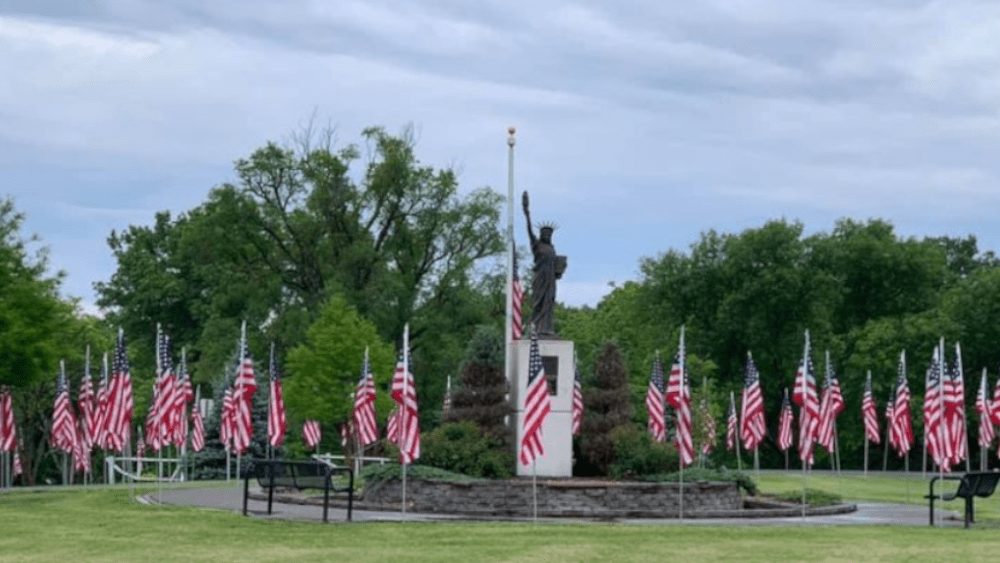indian-foothills-park-flags