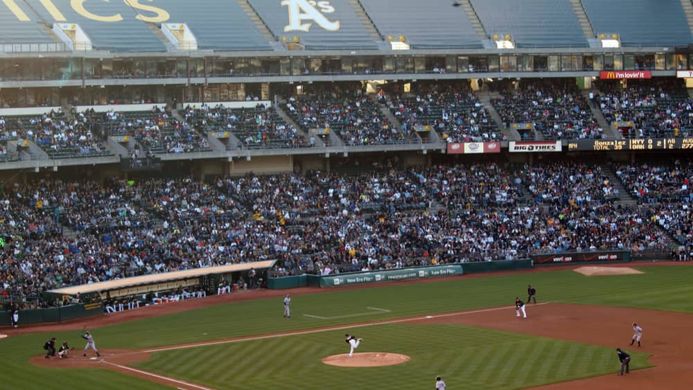 Chris Bassitt hit in face with line drive