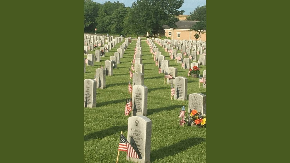 Watch MISSOURI STATE VETERANS’ CEMETERY NEEDS VOLUNTEERS TO PLACE FLAGS ON GRAVESITES ON THURSDAY, MAY 26 | KMMO – Latest News