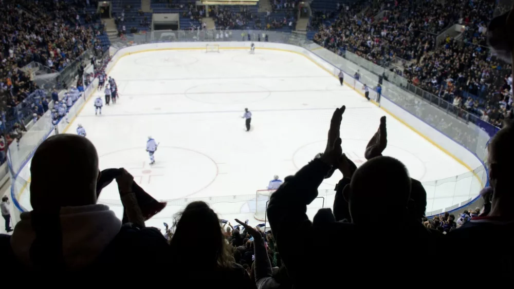 NHL Playoffs: Panthers defeat Bruins to take series lead, Canucks beat Oilers in Game 3