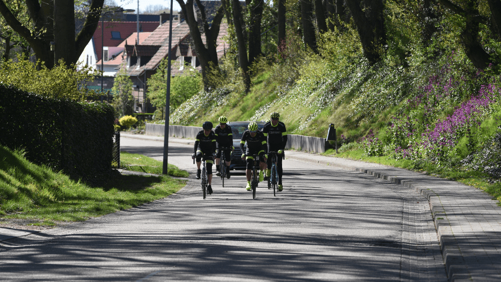 CANADIAN CYCLISTS CROSS CENTRAL MISSOURI TO RAISE MONEY TO FIGHT CANCER | KMMO