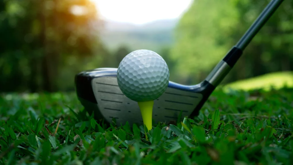 golf-club-n-ball-on-tee