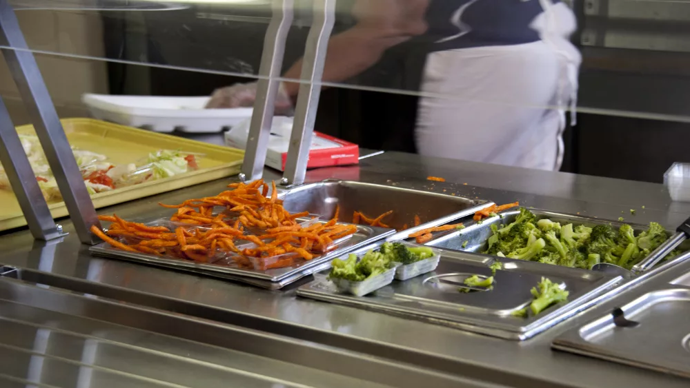 school-lunch-service