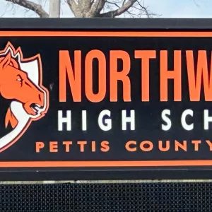 25-0402-nwr5-hs-sign-at-front