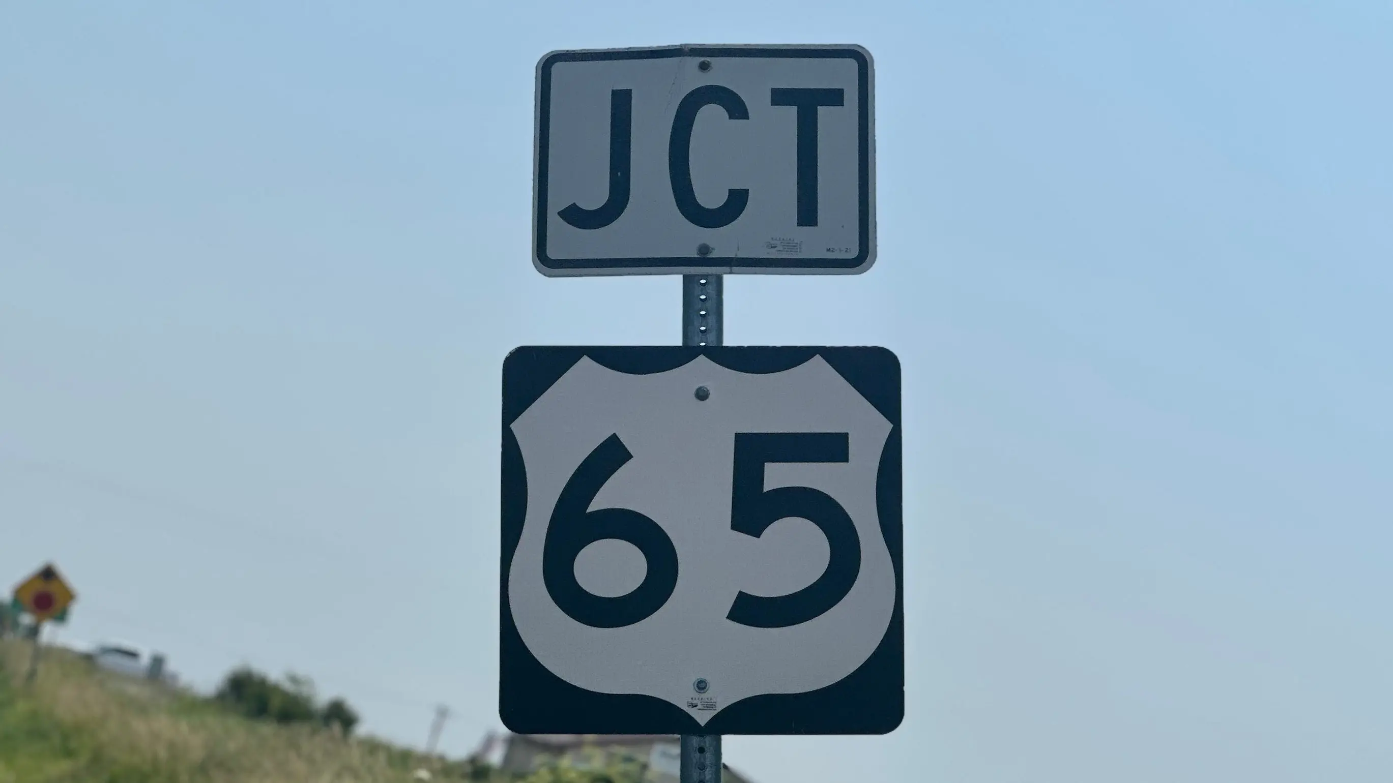 25-0610-jct-us65-sign-east-of-hughesville