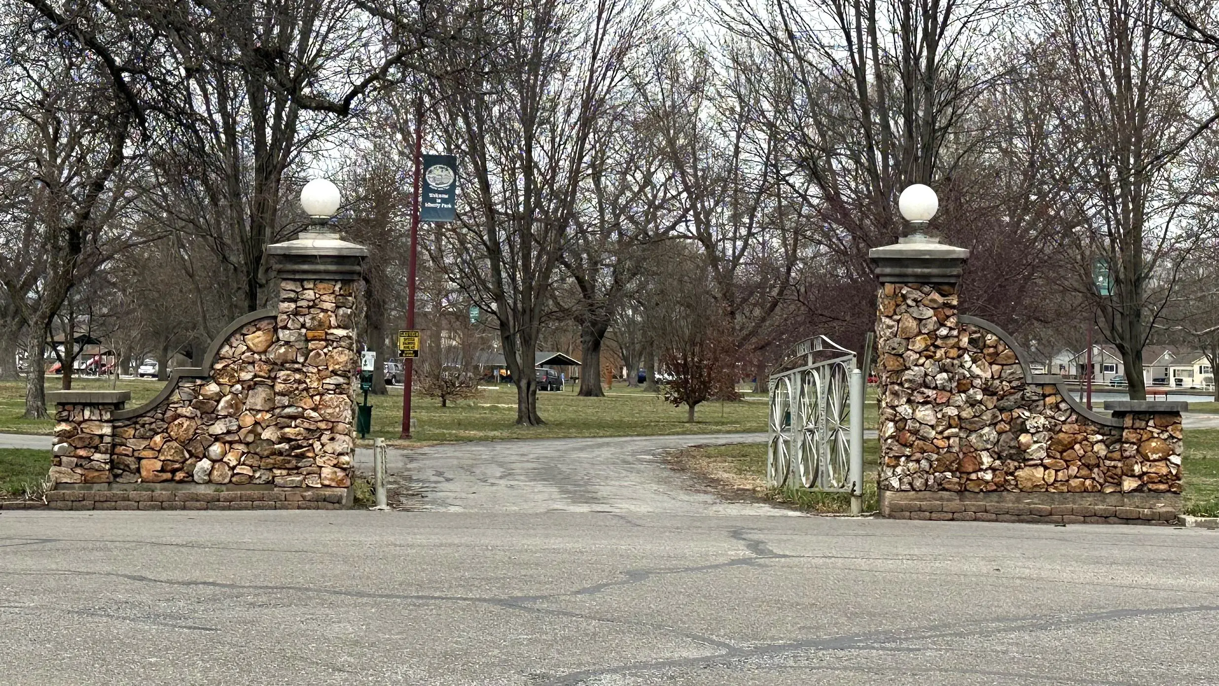 25-0318-liberty-park-entrance-gate