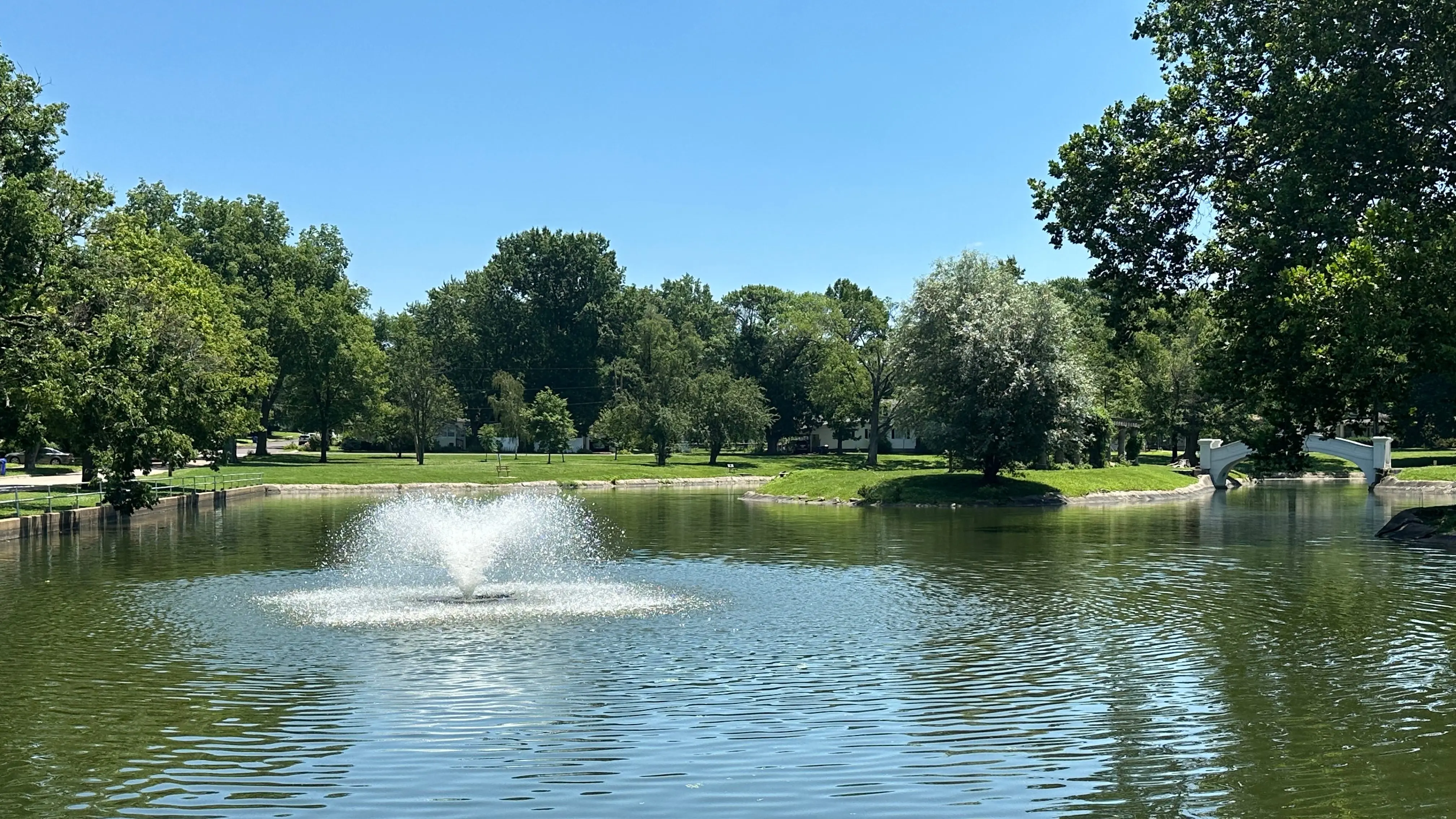 25-0701-liberty-park-pond-wide