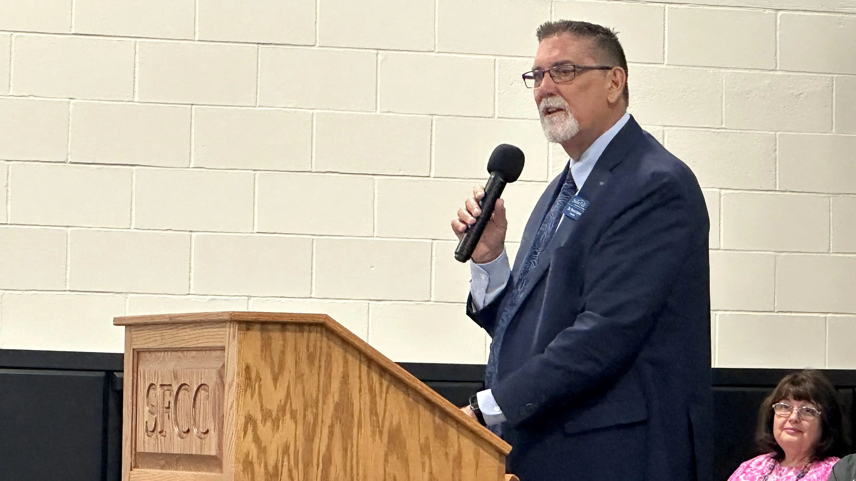 SFCC PRESIDENT ANNOUNCES RETIREMENT