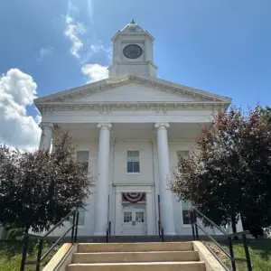 25-0703-lafayette-county-courthouse-looking-up-toward