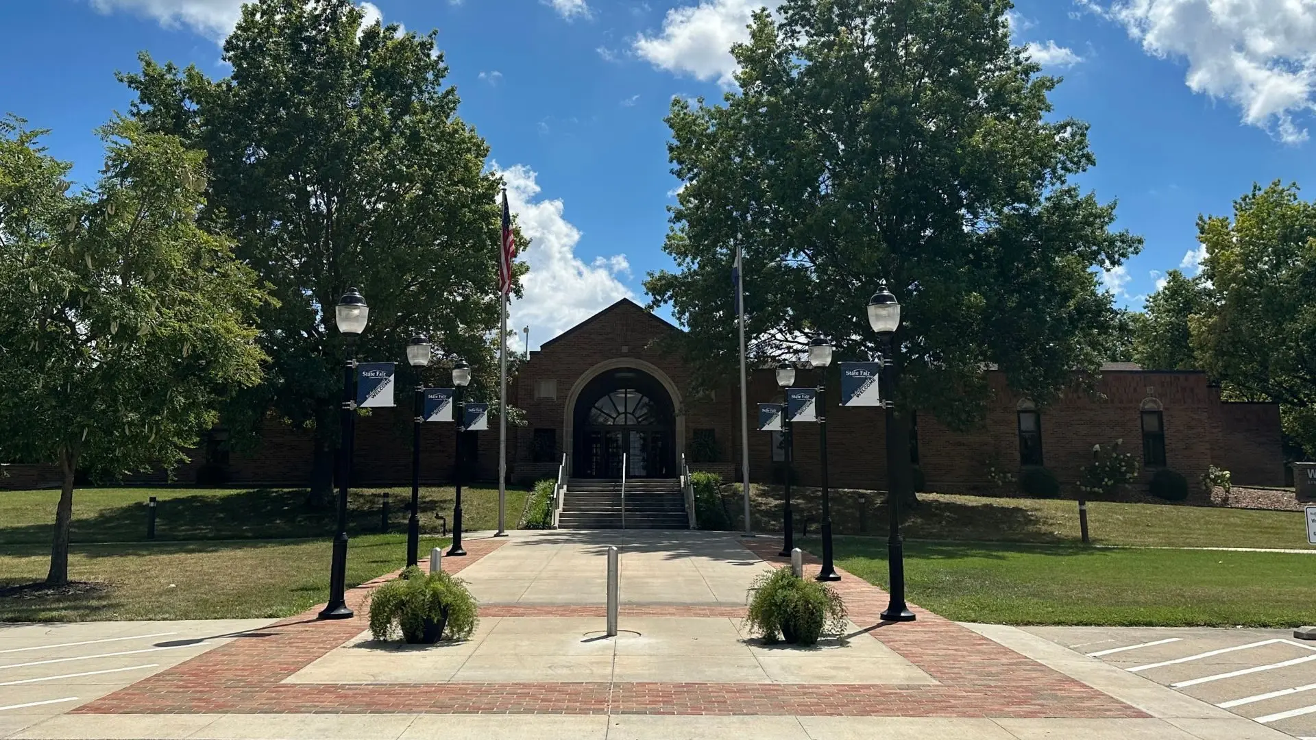 25-0821-sfcc-hopkins-center-entrance