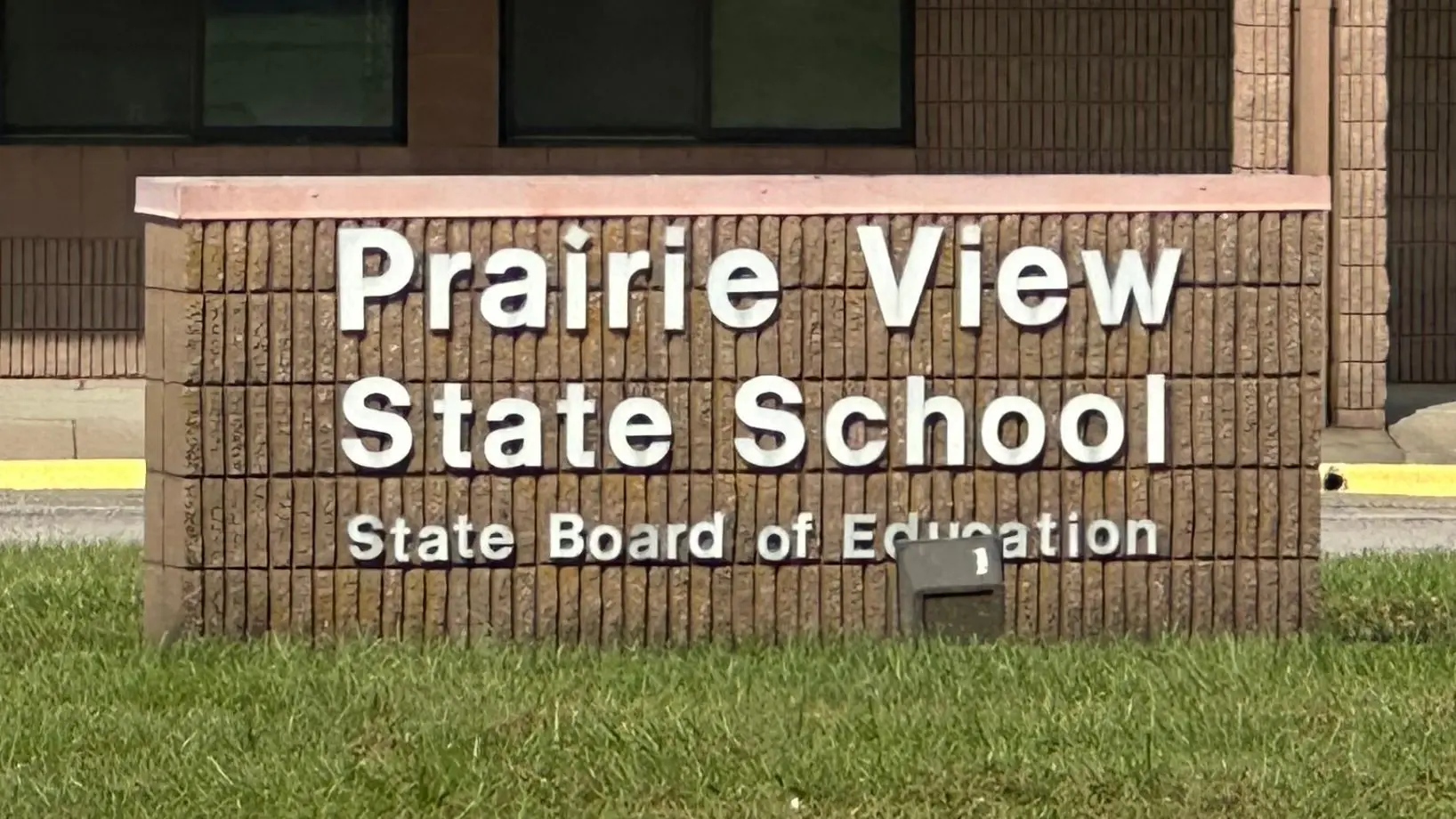 25-0828-prairie-view-state-school-sign-out-front