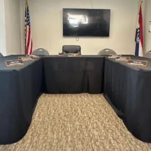 25-1015-fayette-bofa-table