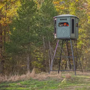 eneck-predator-on-10-tower-stand