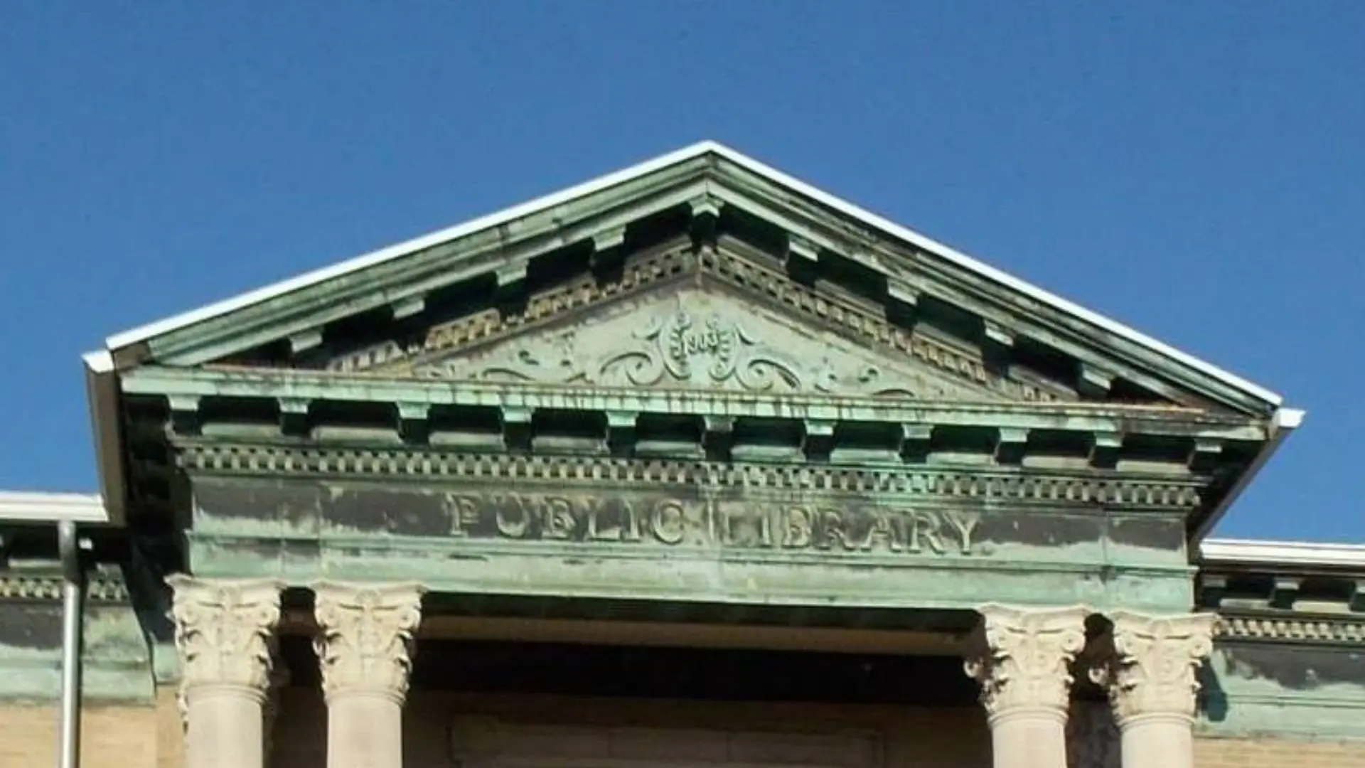 top-of-moberly-carnegie-library