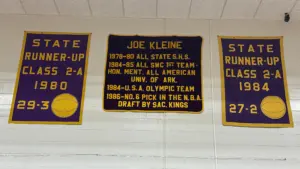 25-1114-slater-gym-floor-02-kleine-banner