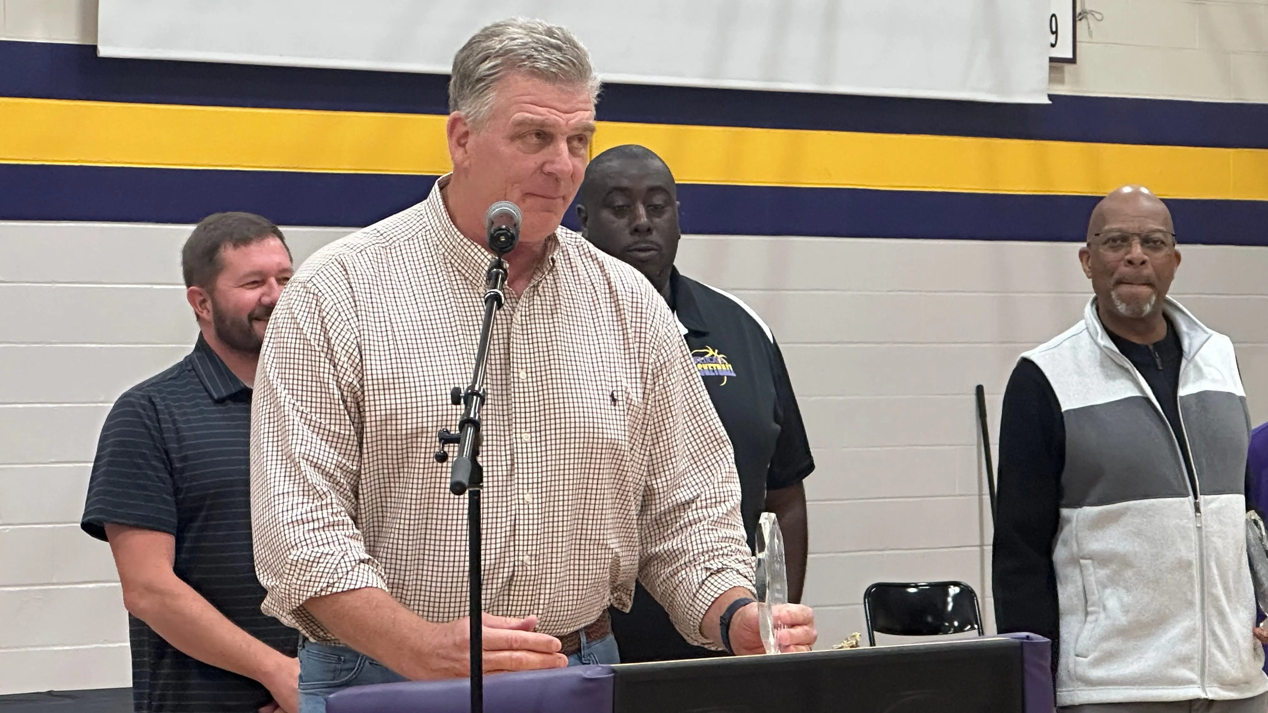 25-1114-slater-gym-floor-09-kleine-at-podium