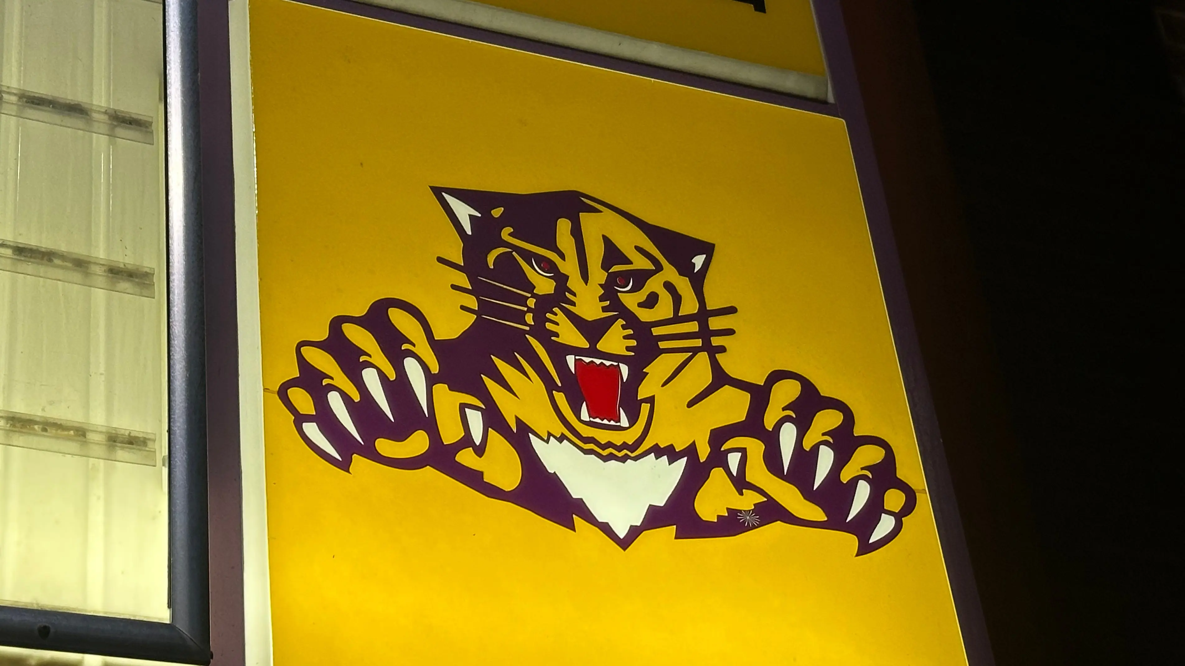 25-1114-slater-wildcat-lighted-sign