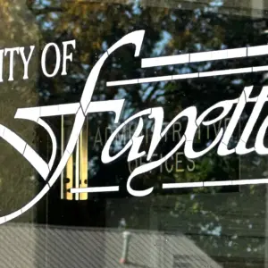 25-1015-fayette-city-hall-front-door