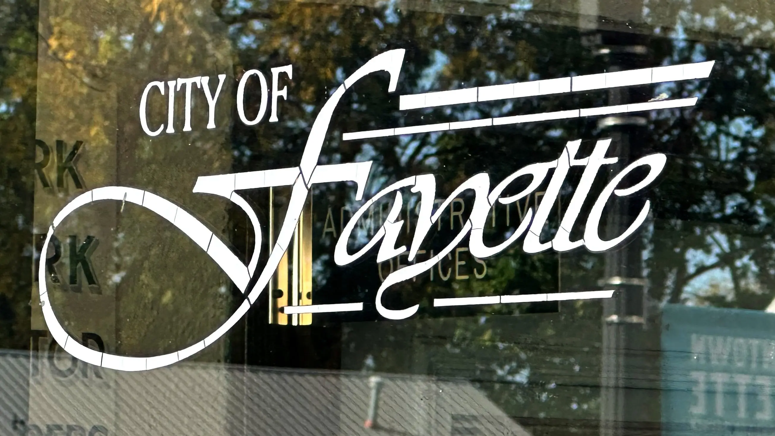 25-1015-fayette-city-hall-front-door