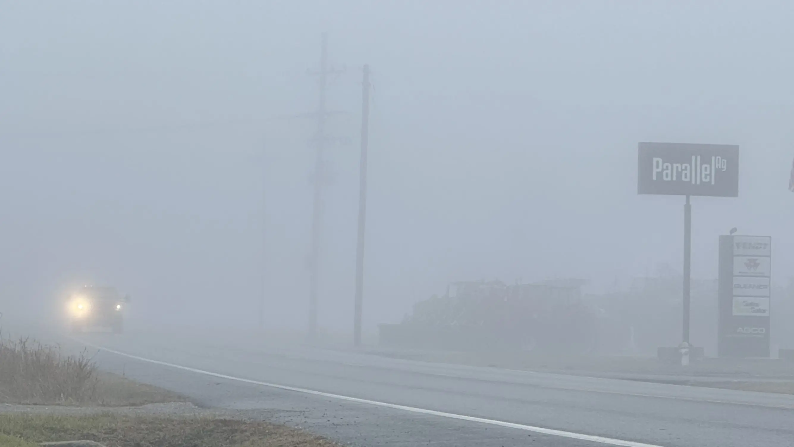 25-1223-truck-driving-through-fog-on-us65