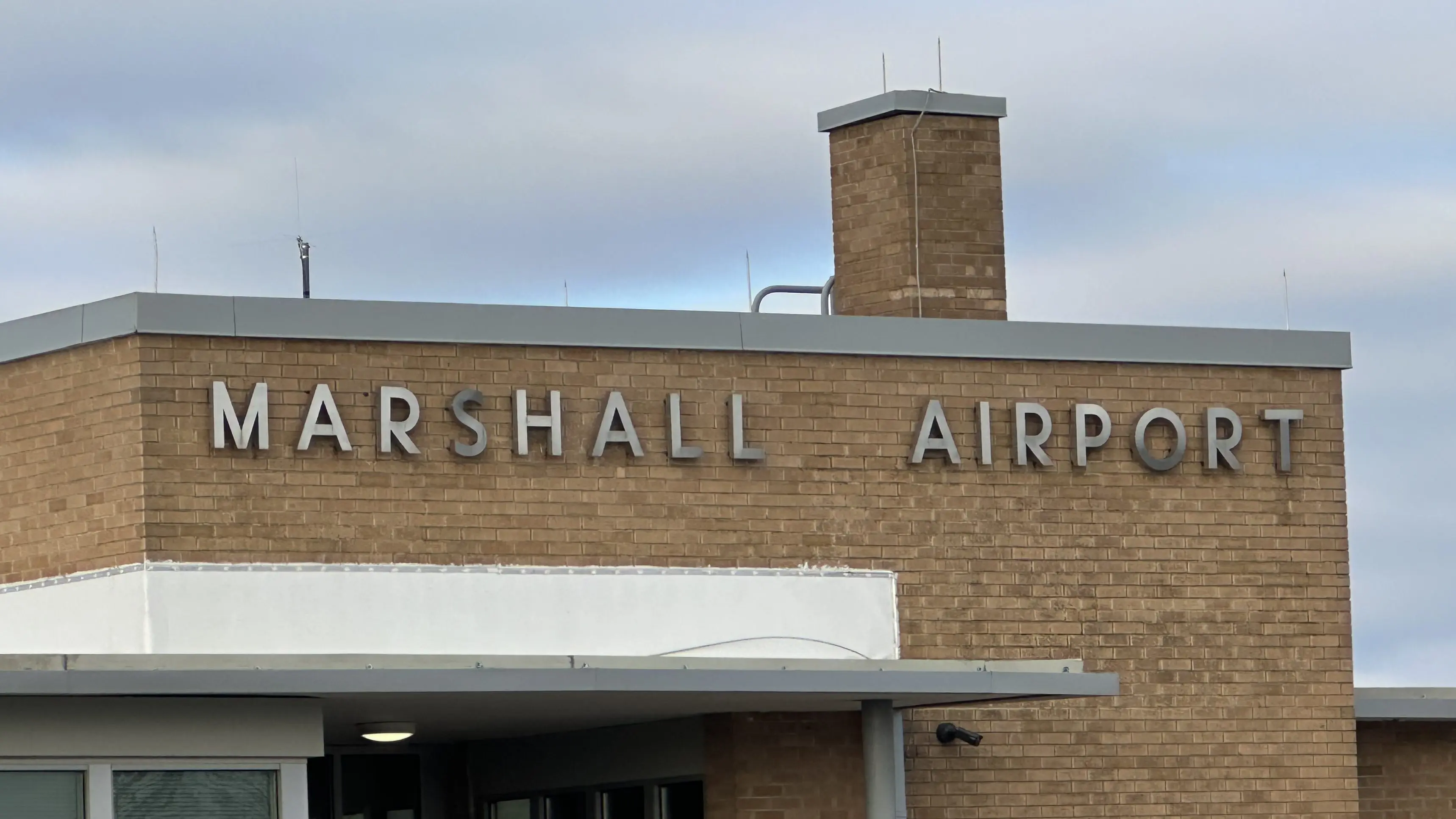 25-1229-marshall-airport-sign-closeup