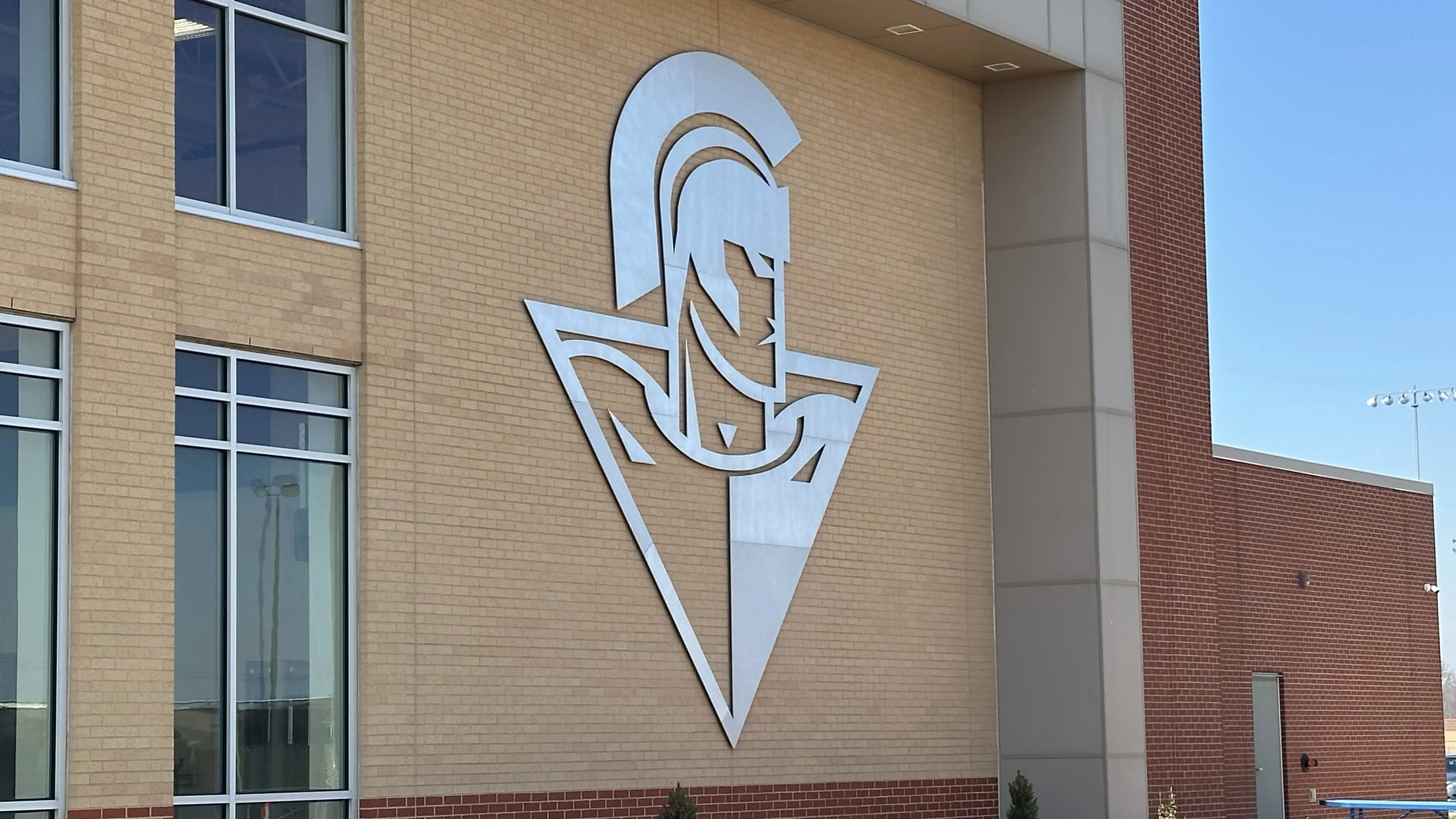MOBERLY SCHOOLS RENEWS AGREEMENT WITH DENOVO CONSTRUCTION