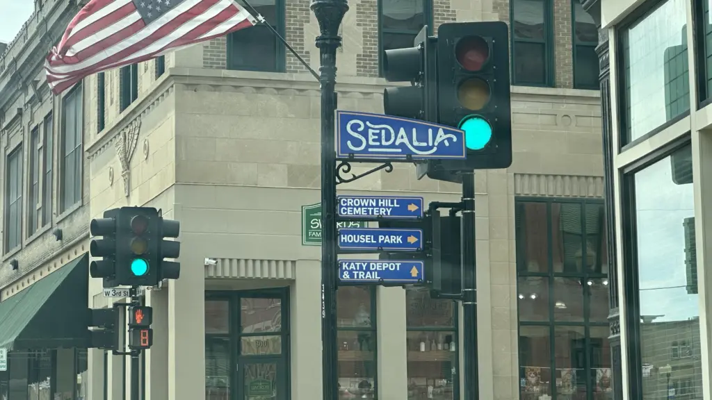 CONTRACTOR TO FIX SEDALIA'S ERRONEOUS WAYFINDING SIGNS | KMMO ...