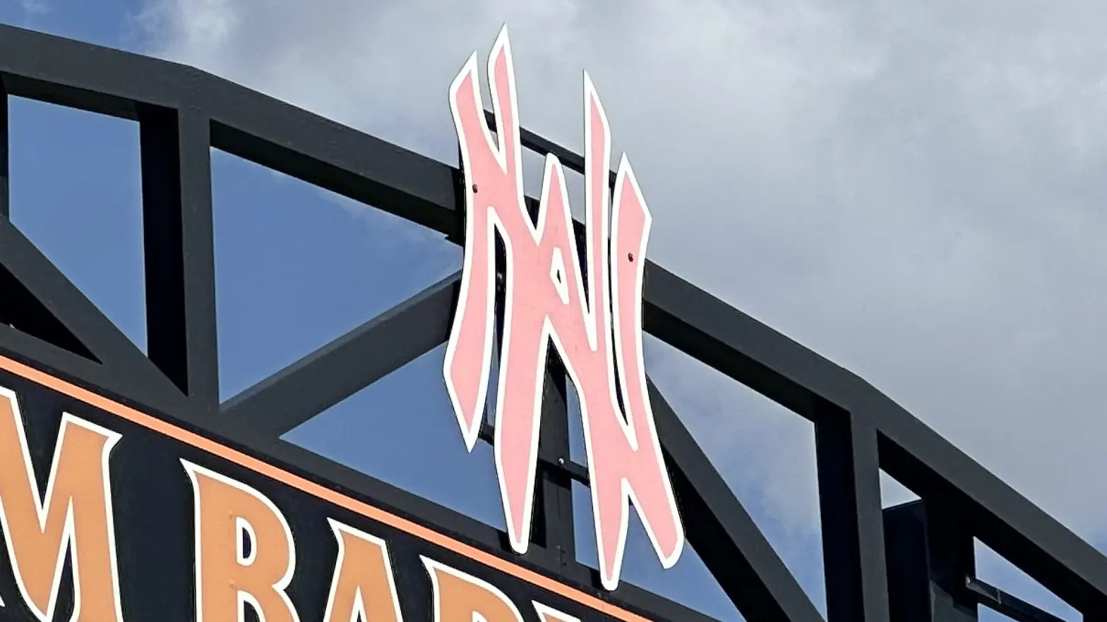 25-0403-nw-mustangs-lettermark-atop-scoreboard