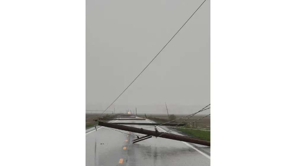 carrollton-power-lines-down