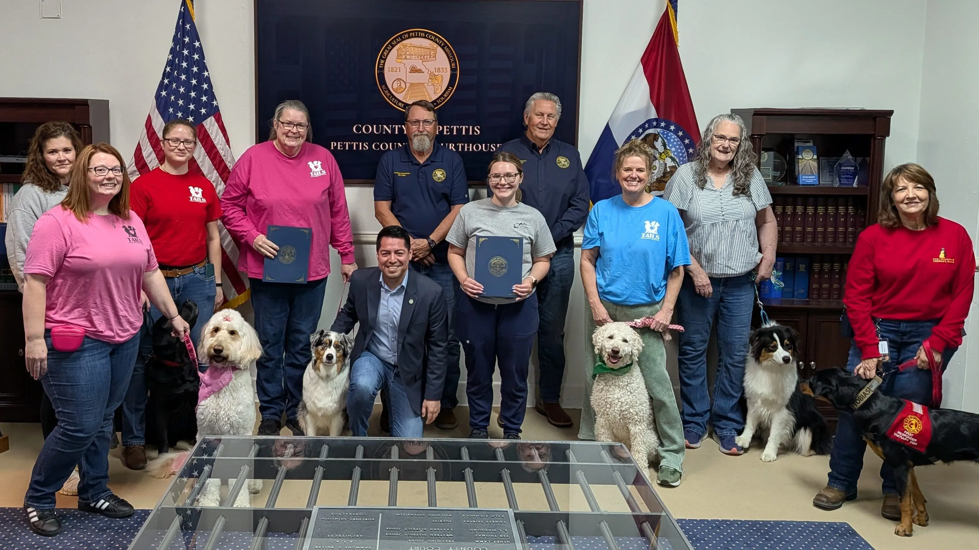 26-0428-pettco-commission-with-therapy-animals