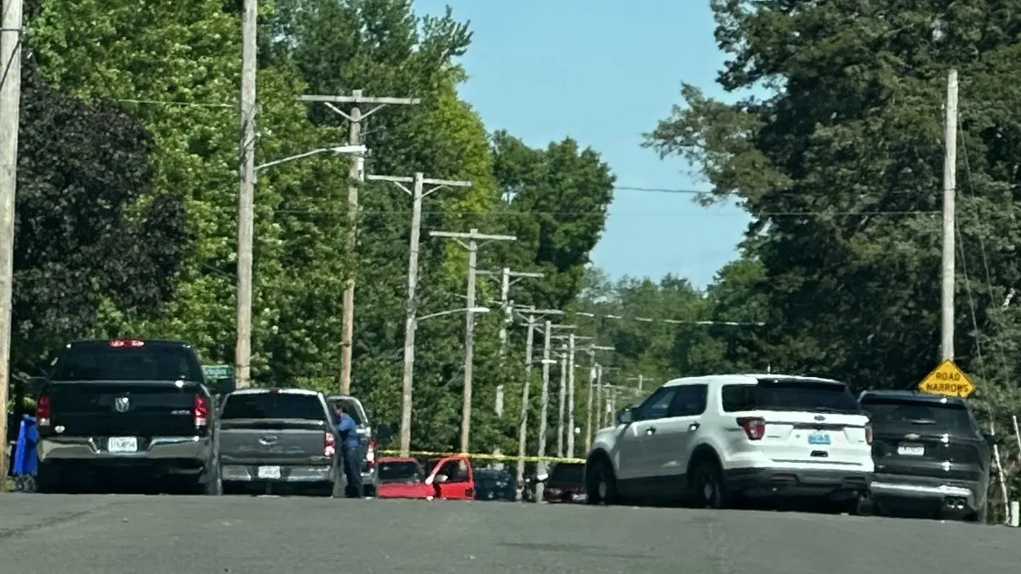 26-0506-east-16th-barricaded