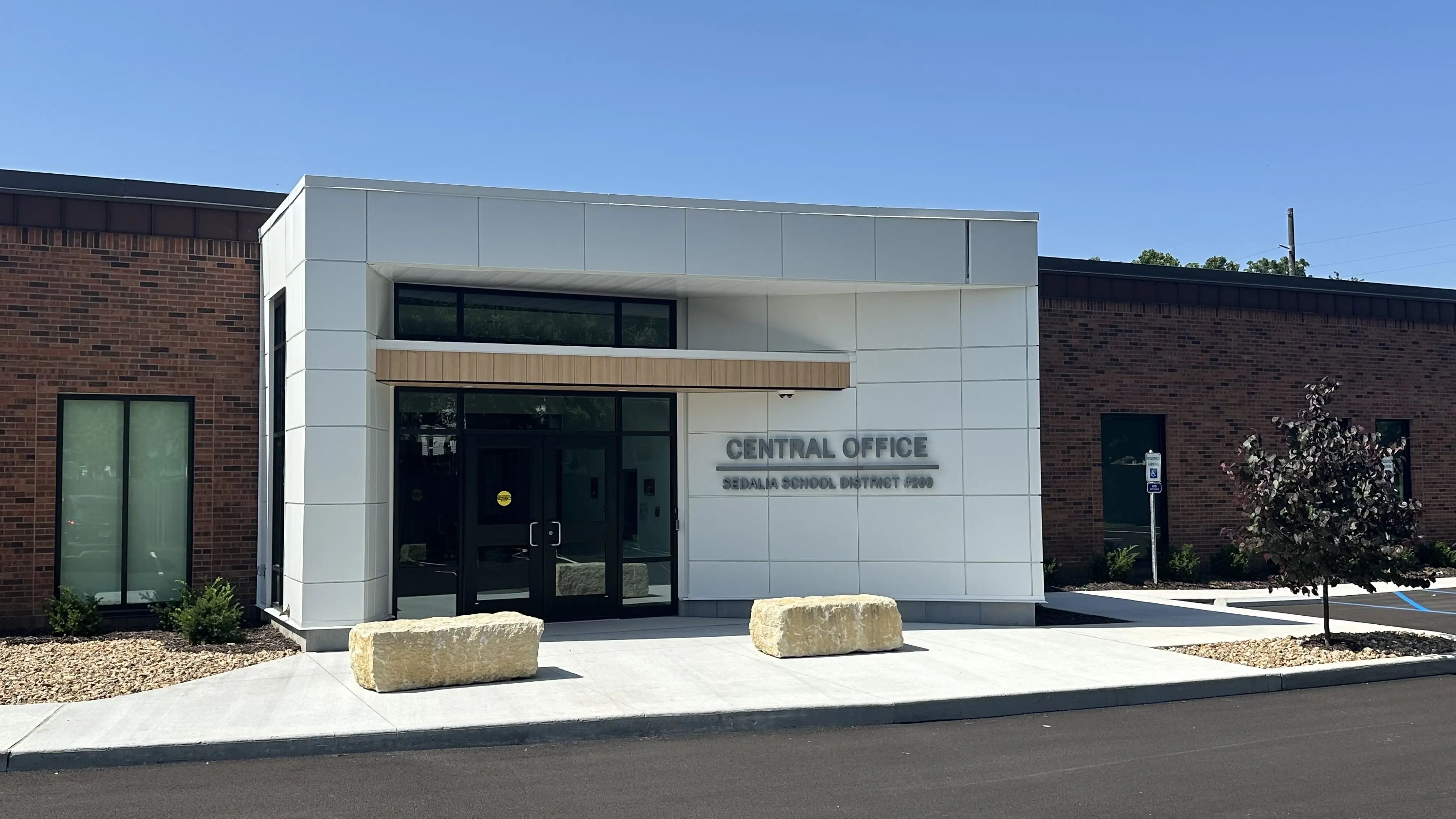 Sentral Rac Office SEDALIA 200 MOVES INTO NEW CENTRAL OFFICE | KMMO - Marshall, MO
