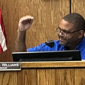 26-0826-williams-makes-remarks-at-sedalia-cc