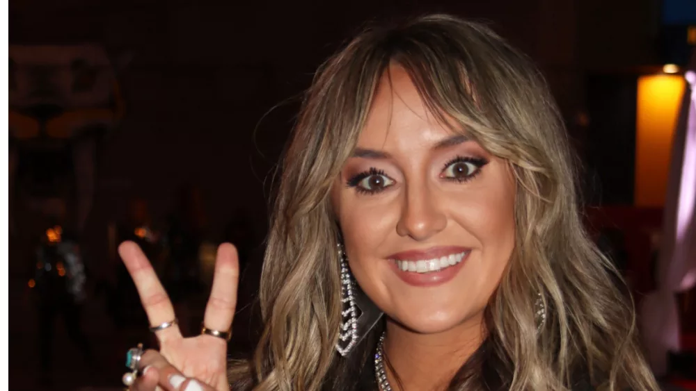 shutterstock_2075362633919872