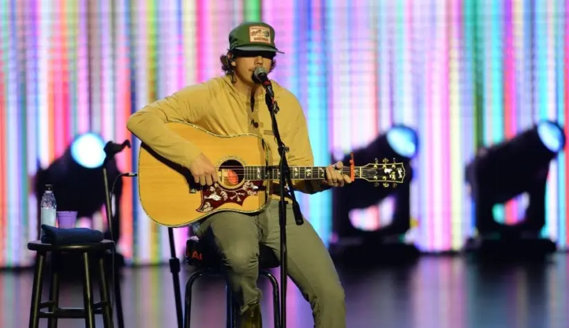 Dylan Marlowe performs in Hollywood^ Florida on November 14^ 2024 as part of Audacy’s Stars and Strings benefit concert.