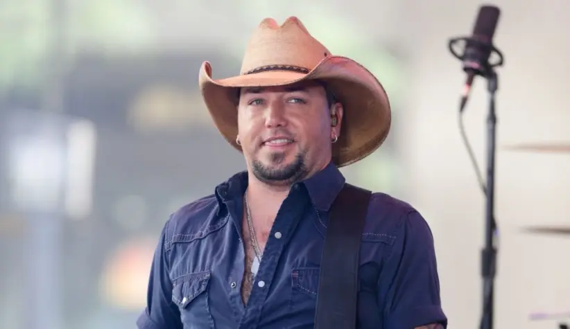Jason Aldean performs onstage at NBC's 'Today Show' at Rockefeller Plaza July 31^ 2015 in New York City.