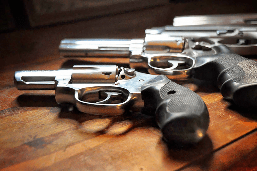 guns-900x598