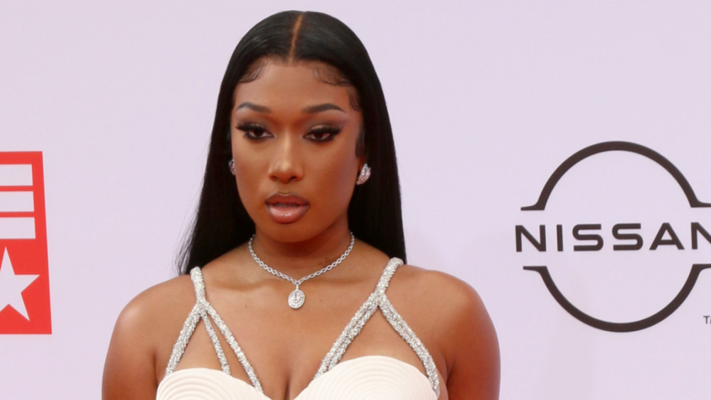 shutterstock_1998635705-4