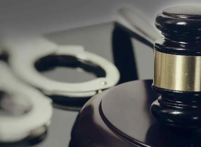 handcuffs-and-gavel29629
