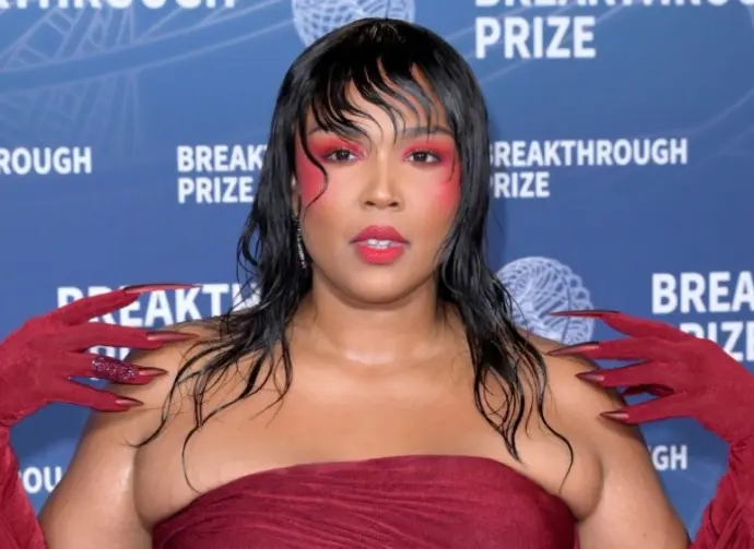 Lizzo at the 11th Breakthrough Prize Awards at Barker Hangar. Santa Monica^ CA. 02MAR2025