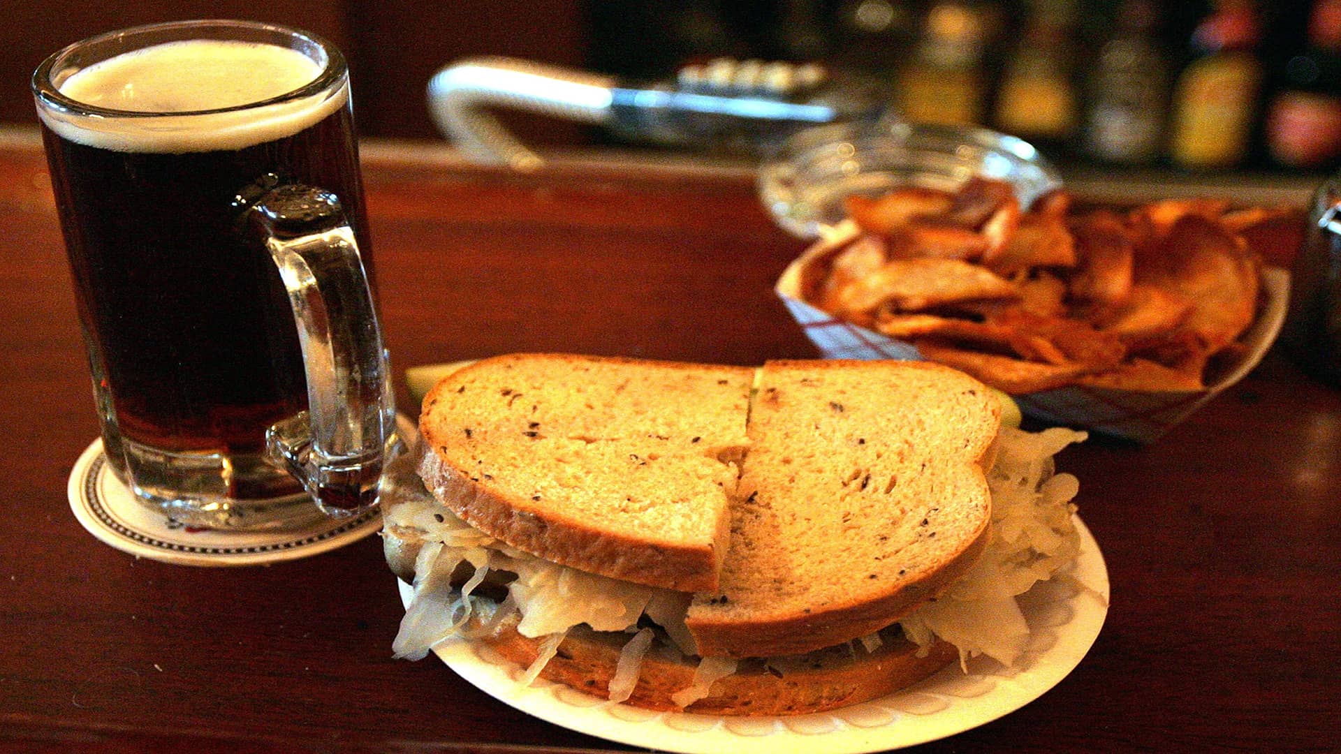 chicagos-historic-berghoff-restaurant-to-close