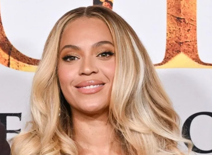 Beyonce at '‘Mufasa: The Lion King’ World Premiere on December 09^ 2024 in Hollywood^ CA