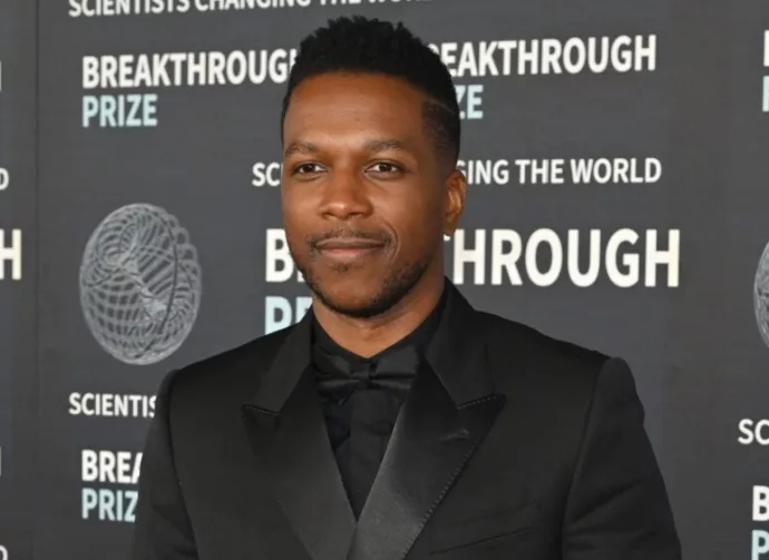 Leslie Odom Jr. at the 2023 Breakthrough Prize Ceremony for Science and Mathematics at the Academy Museum. OS ANGELES^ CA. April 15^ 2023