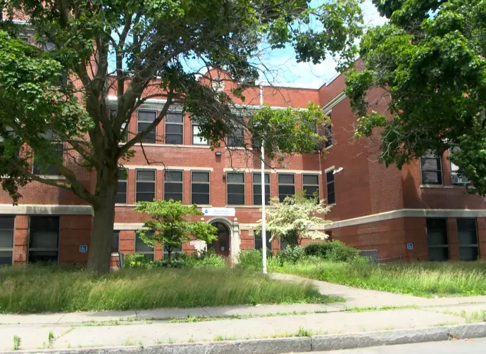 school-for-sale682384