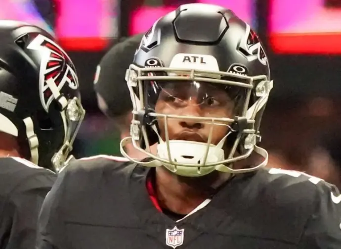 Atlanta Falcons quarterbacks Michael Penix Jr (9) before the game against the Carolina Panthers on January 5^ 2025 at Mercedes-Benz Stadium.